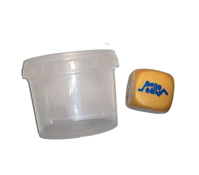 Dés de position blancs dans un bocal en plastique pour les hommes